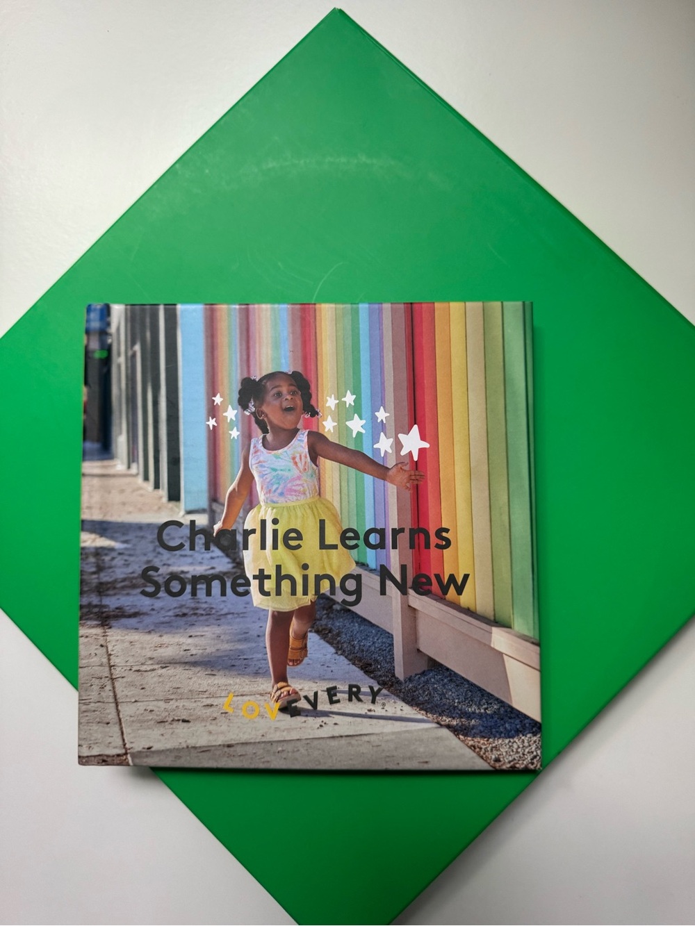 "Charlie Learns Something New" Book - Color Theory Puzzle - Lovevery - Picture 2 of 4